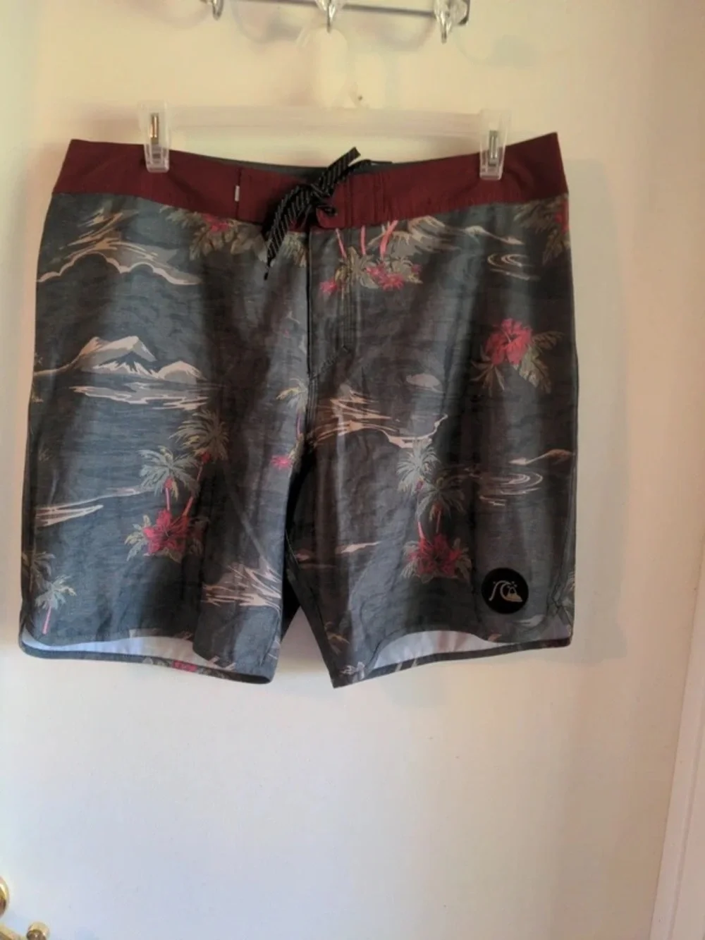 Quiksilver Men's Gray Tropical Board Shorts with Maroon Waistband